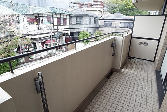 神戸市東灘区西岡本６丁目の賃貸マンションのバルコニー