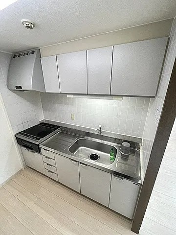 西宮市久保町の賃貸マンションのキッチン