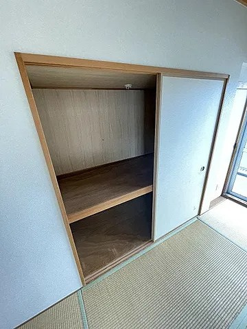 西宮市久保町の賃貸マンションの収納