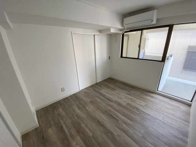 芦屋市業平町の賃貸マンションの居間・リビング