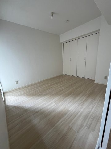 芦屋市業平町の賃貸マンションの居間・リビング