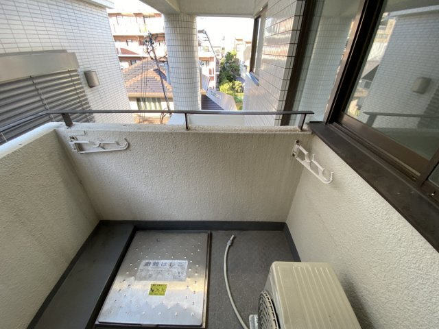 芦屋市業平町の賃貸マンションのバルコニー