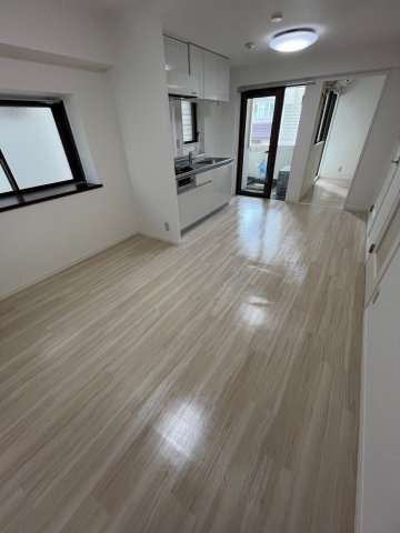 芦屋市業平町の賃貸マンションの居間・リビング
