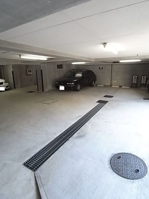 神戸市東灘区森北町４丁目の賃貸マンションの駐車場
