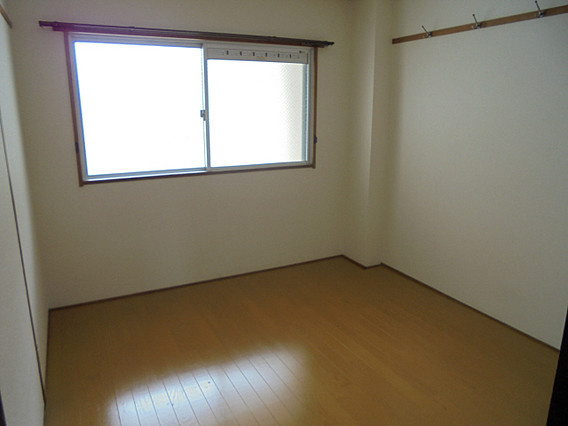 フラワー芦屋の洋室