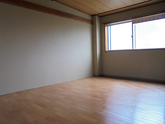 フラワー芦屋の洋室