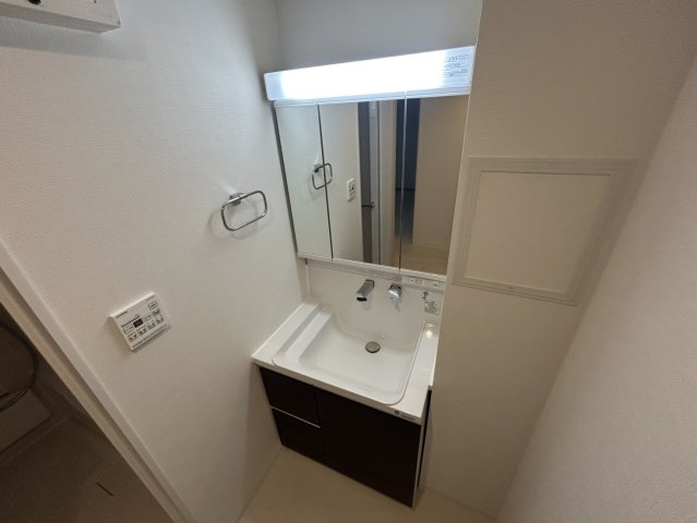 西宮市平松町の賃貸マンションの洗面所
