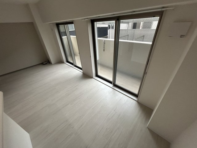 西宮市平松町の賃貸マンションの居間・リビング