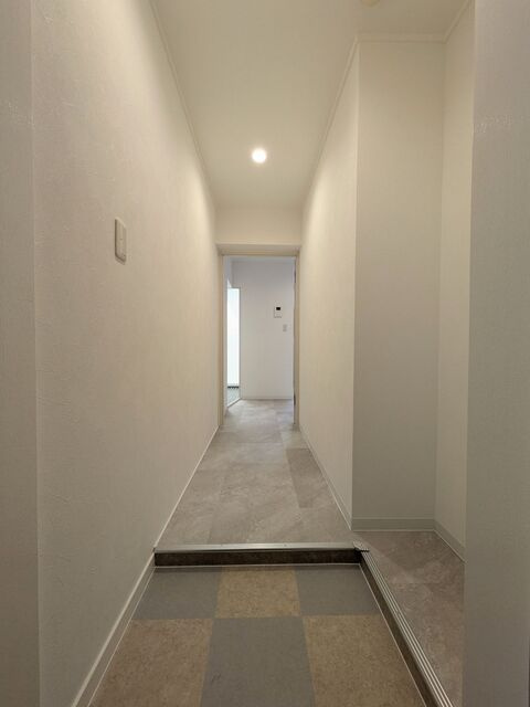 西宮市甲東園１丁目の賃貸マンションの玄関