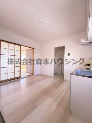 【居間・リビング】 | 　レジデンス澤井 | きれいな居間です