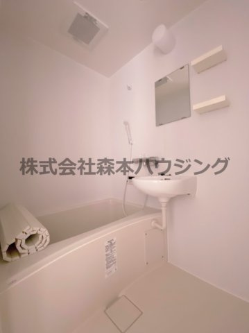 【浴室】 | 　レジデンス澤井 | 落ち着いた空間のお風呂です
