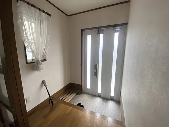 姫路市緑台1丁目オーナーチェンジ戸建の玄関