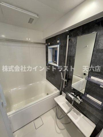 シーズンフラッツ梅田北の浴室|お風呂です