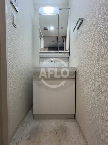 エスレジデンス新大阪リデントの独立洗面台|S-RESIDENCE新大阪Ridente　洗面台