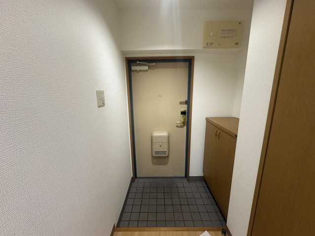 アカツキハイツの玄関