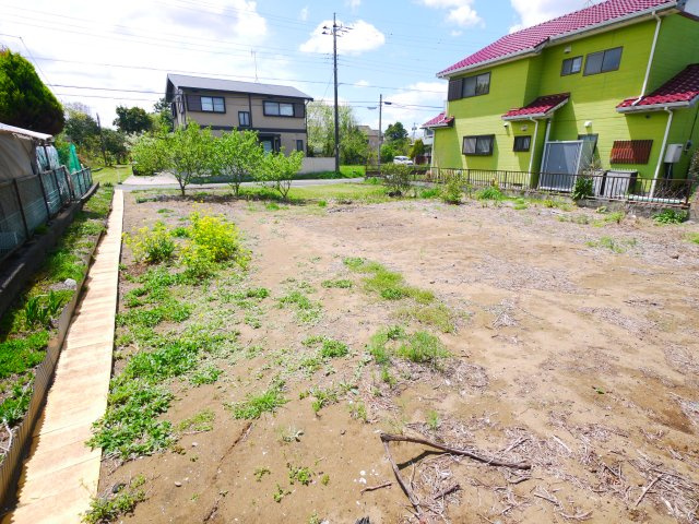 大網白里市細草　中古戸建の庭|敷地約209坪 ガレージ2台 合計4台駐車可能 お庭で家庭菜園・ドックランが可能です 閑静な立地