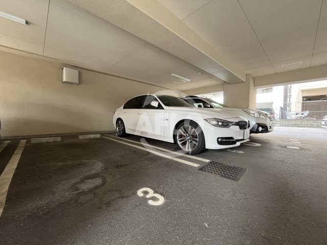 プルミエールメゾン江坂の駐車場|プルミエールメゾン江坂　駐車場