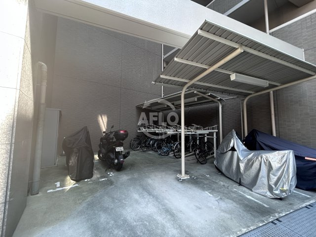 レフィーナカルム江坂の設備|レフィーナカルム江坂　バイク置き場