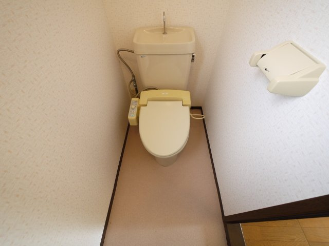 大網白里市細草　中古住宅のトイレ|平成29年8月内外装リフォーム済み 敷地179坪 軽量鉄骨 ドックラン・家庭菜園可能です 車多数可能