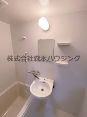 【洗面所】 | 　レジデンス澤井 | 洗面所です