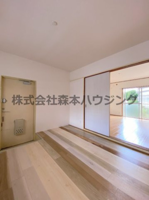 【居間・リビング】 | 　レジデンス澤井 | こちらの居間で趣味の時間をお楽しみください