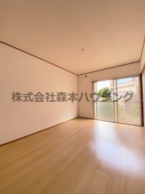 【洋室】 | 　レジデンス澤井 | 広々とした洋室です