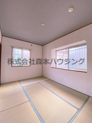 【和室】 | 　レジデンス澤井 | 畳の上でゆっくりとくつろげる和室です