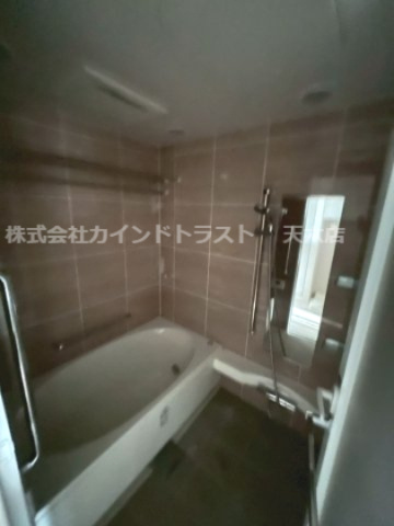 ザ・セントラルマークタワーの浴室|日々の疲れを癒すお風呂付です