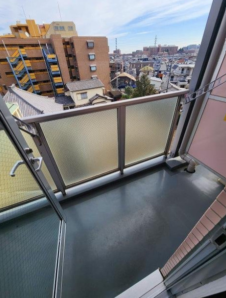 府中市紅葉丘２丁目の賃貸マンションのバルコニー