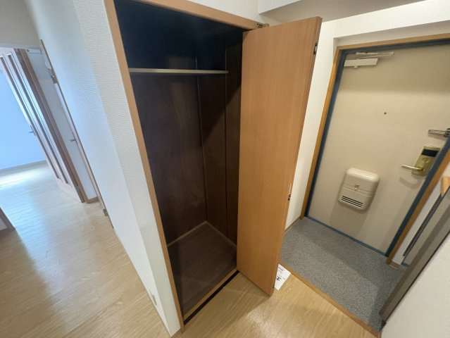 アカツキハイツの玄関