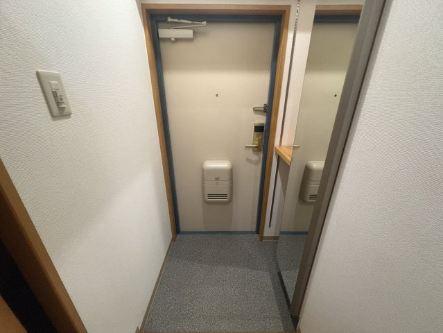 アカツキハイツの玄関