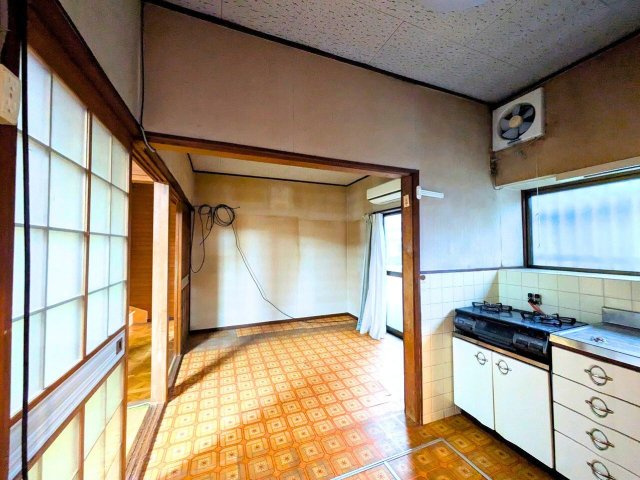北吉田町戸建ての居間・リビング|                                                  