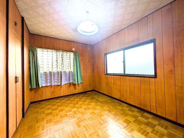 北吉田町戸建ての洋室|                                                  