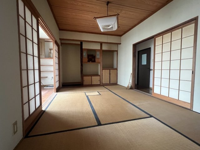 鷹子町戸建て（再建築不可）の和室|06