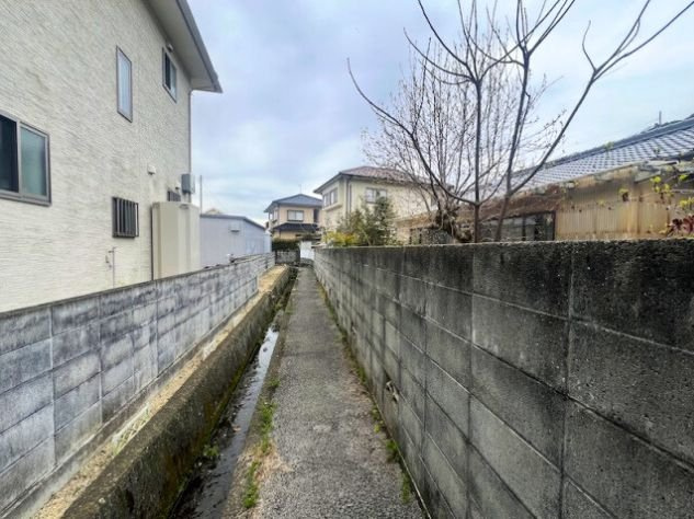鷹子町戸建て（再建築不可）の前面道路含む現地写真|99                                                