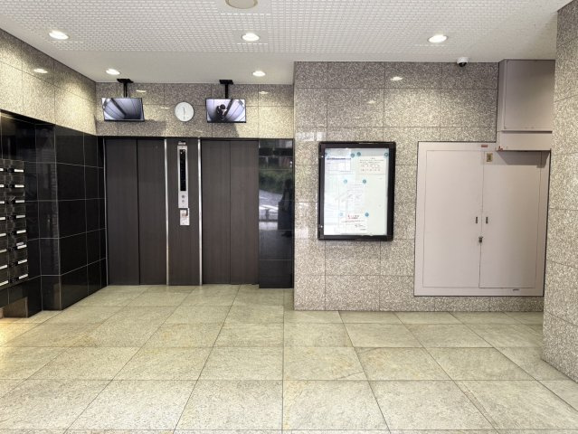 ノア渋谷のエントランス|エントランス（エレベーター2基）