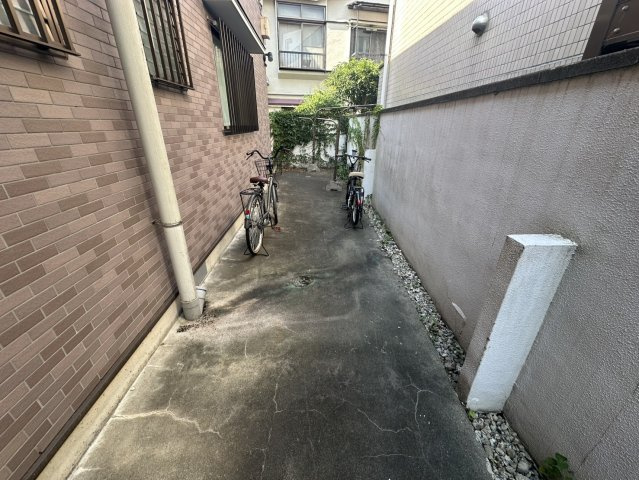 メゾネット平山のロビー