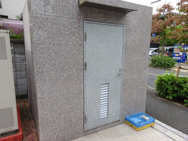 プリンセスコート赤堤のエントランス