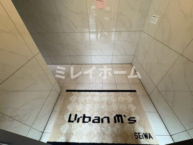 アーバンエムズのエントランス