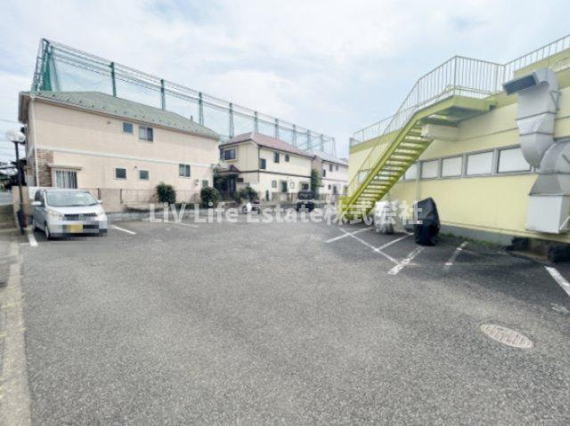 オリーブガーデンの駐車場