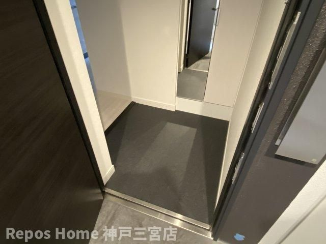プレサンス神戸元町ベルシオンの玄関