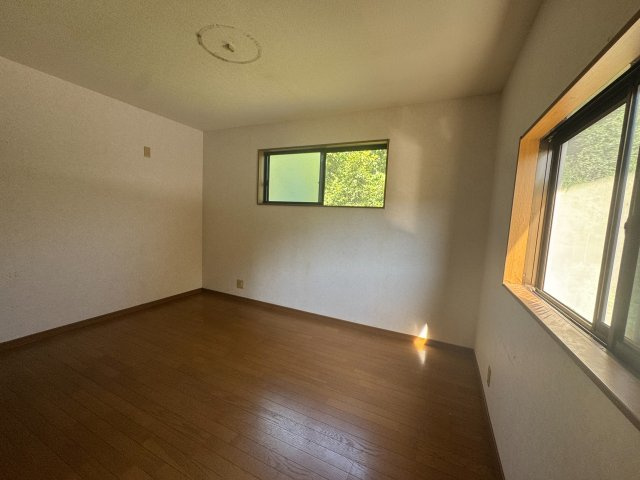 【ウッドデッキ♪】鞍手郡小竹町 大字新多（小竹駅） 2階建 ３ＬＤＫの洋室