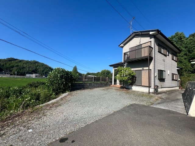 【ウッドデッキ♪】鞍手郡小竹町 大字新多（小竹駅） 2階建 ３ＬＤＫの外観