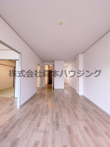 【居間・リビング】 | 　樋口マンション | 使いやすいリビングです