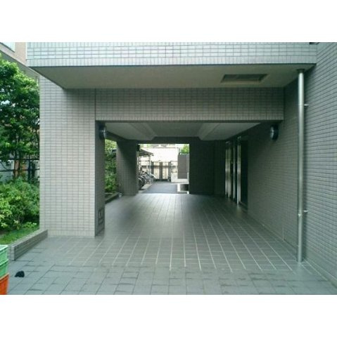 ストークマンションのエントランス