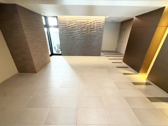 ミュプレ江坂のロビー