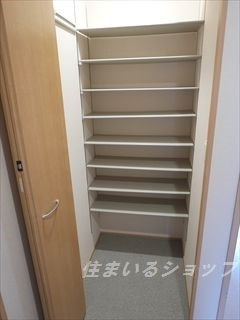 コーポラスヤナセⅤの設備|玄関収納
