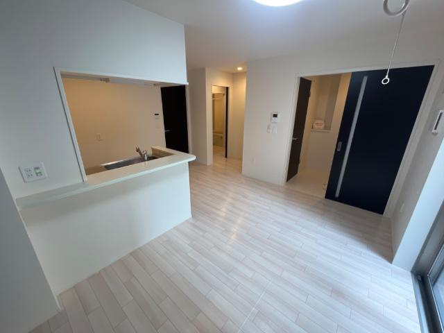 【居間・リビング】 | ◆不動産すまラボの新プラン◆入居時の費用負担が0円で入居可能♪お気軽にお尋ねください♪