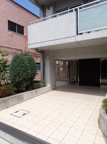 THE CUBEのエントランス