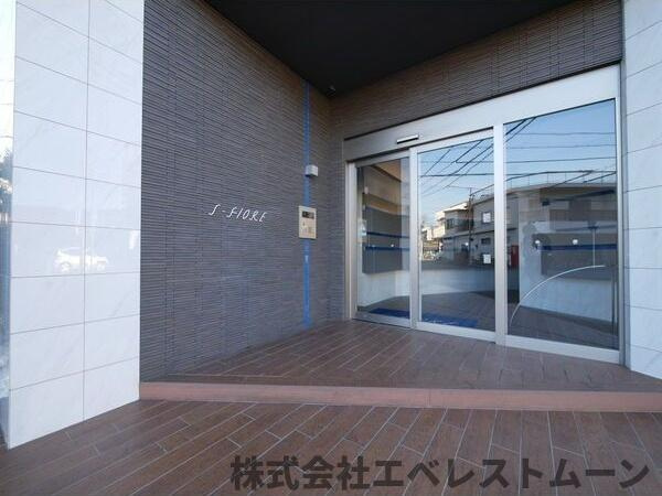 エスフィオーレのエントランス|清潔なエントランスです